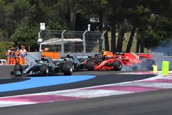 Lewis Hamilton, Mercedes-AMG F1 W09 leads at the start of the race as Sebastian Vettel, Ferrari SF71H locks up and hits Valtteri Bottas, Mercedes-AMG F1 W09