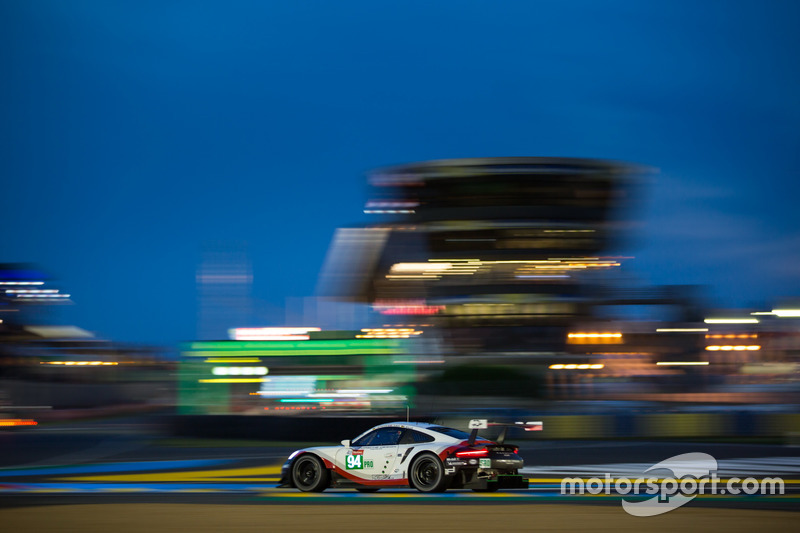 Ромен Дюма, Тимо Бернхард, Свен Мюллер, Porsche GT Team, Porsche 911 RSR (№94)