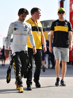 Carlos Sainz Jr., Renault Sport F1 Team, Alan Permane, Renault Sport F1 Team Race Engineer and Nico Hulkenberg, Renault Sport F1 Team