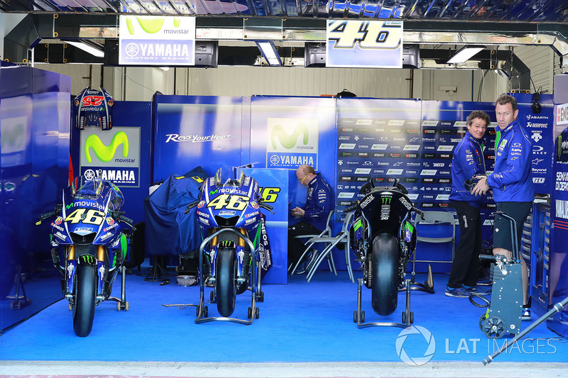 Valentino Rossi, Yamaha Factory Racing motos