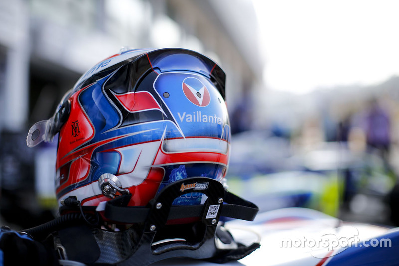 Kask, Sacha Fenestraz, Carlin, Dallara Volkswagen