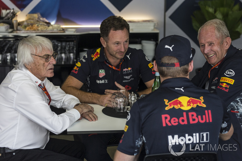 Bernie Ecclestone, en reunión con Christian Horner, director del equipo Red Bull Racing, Max Verstappen, Red Bull Racing y el Dr. Helmut Marko, asesor de Red Bull Motorsport