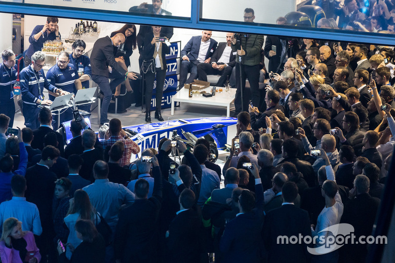 Il Sauber F1 Team al salone Auto Zürich il primo novembre