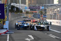 Sébastien Buemi, Renault e.Dams, en lutte avec Lucas di Grassi, Audi Sport ABT Schaeffler