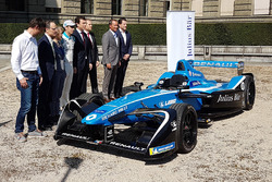 Corine Mauch, StadtPresidentin Zu_rich, Lino Guzzella, President ETH Zu_rich, Alberto Longo, Co-Founder und Chief Championship Officer, Formula E Holdings, Gian Rossi, Leiter Region Schweiz, Julius Ba_r,
