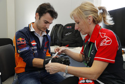 Dani Pedrosa, Repsol Honda Team with gloves