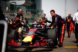 Max Verstappen, Red Bull Racing RB14 Tag Heuer, arriveert op de grid