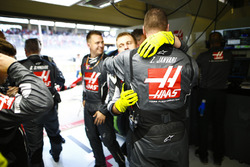 Haas F1 engineers celebrate the team's best finish to date