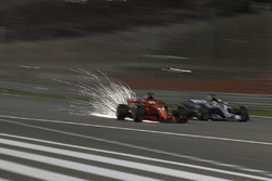 Себастьян Феттель, Ferrari SF71H, и Льюис Хэмилтон, Mercedes AMG F1 W09