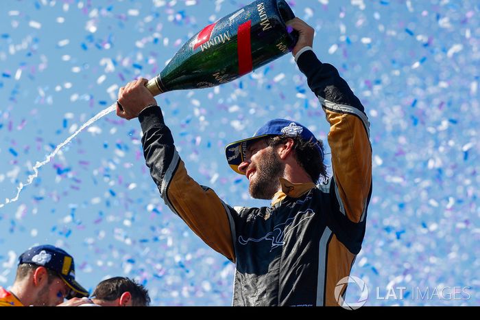 Jean-Eric Vergne, Techeetah, celebra su victoria