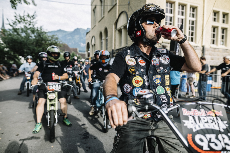 Partecipanti alla Red Bull Alpenbrevet