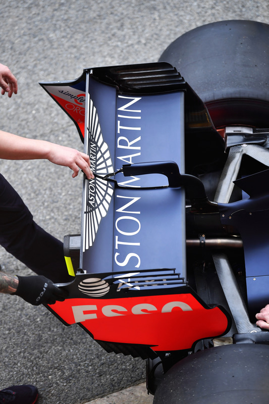 Заднее антикрыло Red Bull Racing RB14