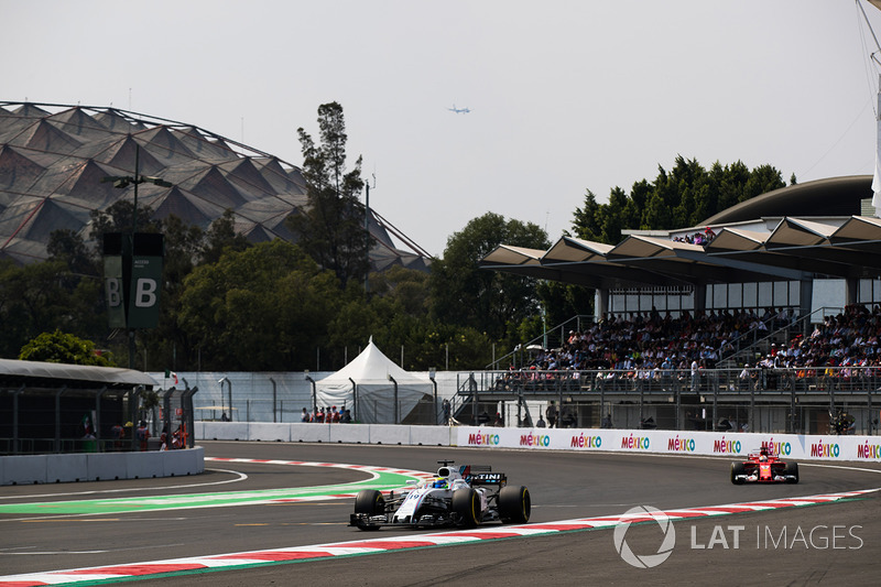 Felipe Massa, Williams FW40, Sebastian Vettel, Ferrari SF70H