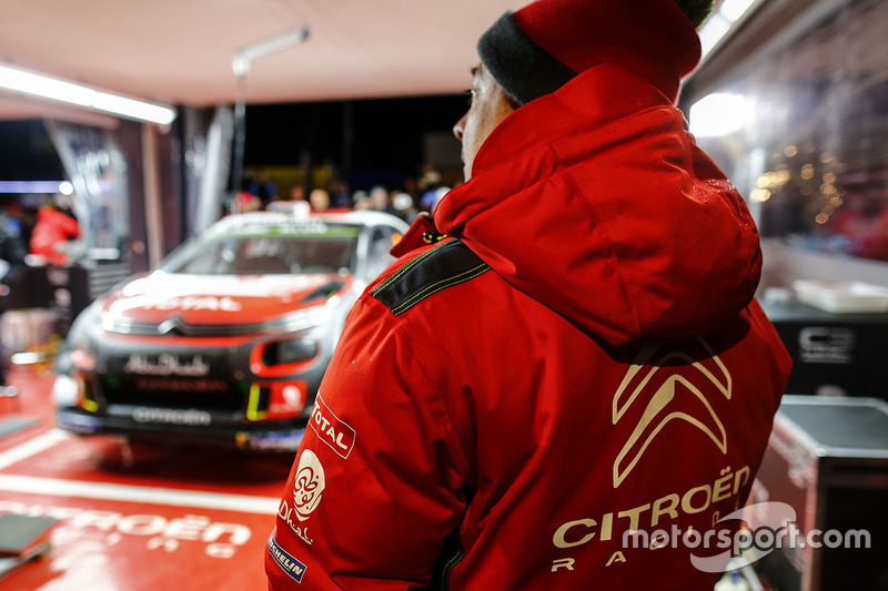 Citroën World Rally Team area atmosphere