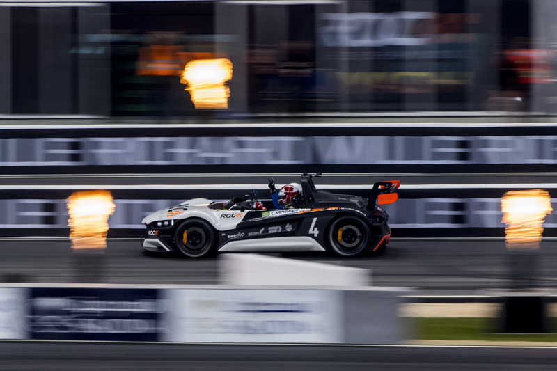 Helio Castroneves del Team Latin America alla guida della VUHL 05 ROC Edition