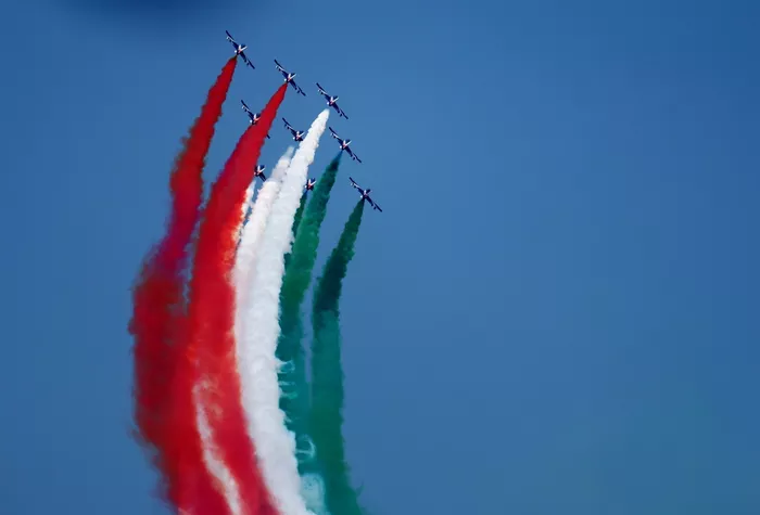 تحليق العلم الإيطالي