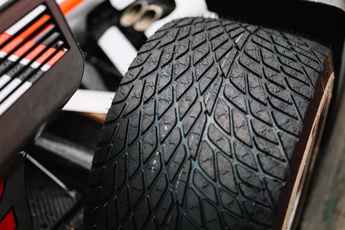 Wet tire