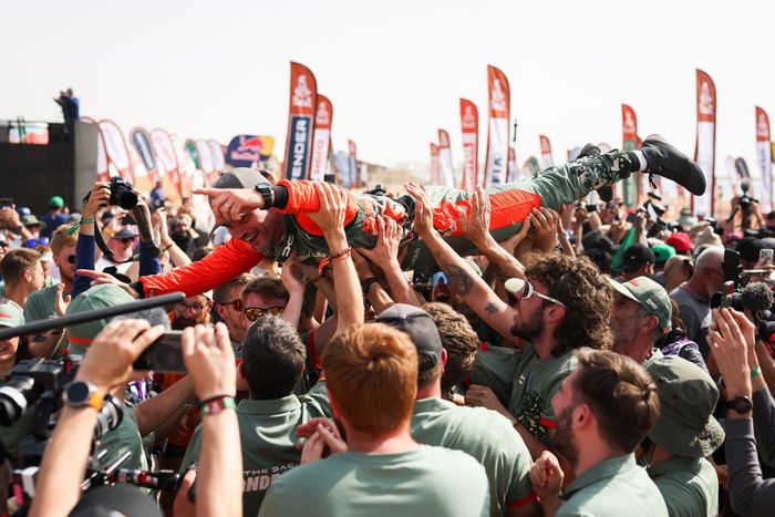 #299 The Dacia Sandriders Dacia: Fabian Lurquin