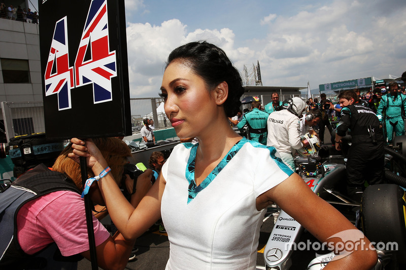 Grid girl for Lewis Hamilton, Mercedes AMG F1 W07 Hybrid