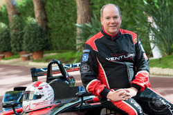 Principe Alberto II guida una Venturi Formula E