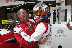 Le poleman Jose Maria Lopez, Citroën C-Elysée WTCC, Citroën World Touring Car Team WTCC avec Yves Matton, directeur de Citroen Racing