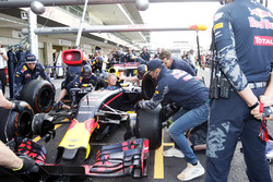 Daniel Ricciardo, Red Bull Racing s'entraîne aux arrêts aux stands avec l'équipe
