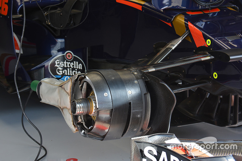 Toro Rosso STR11: Vorderradbremse