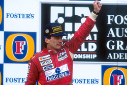 Podium: Winnaar Ayrton Senna, McLaren