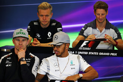 The FIA Press Conference (from back row (L to R)): Kevin Magnussen, Renault Sport F1 Team; Romain Gr