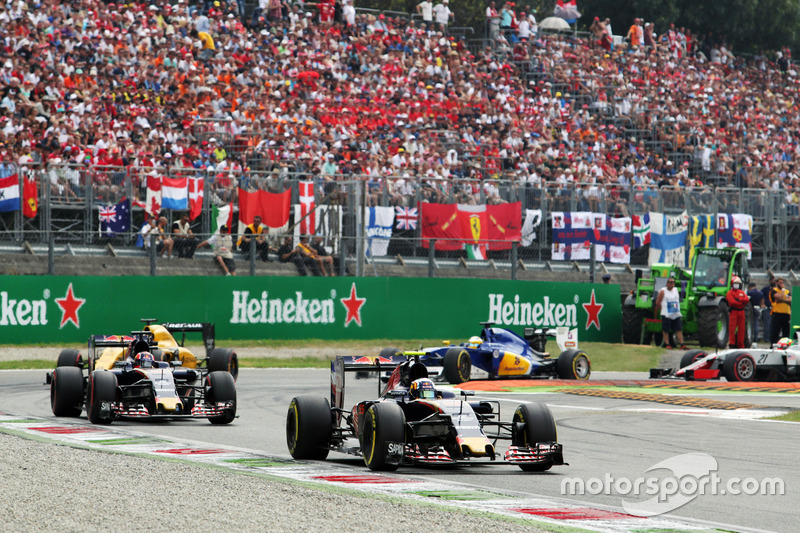 Carlos Sainz Jr., Scuderia Toro Rosso STR11