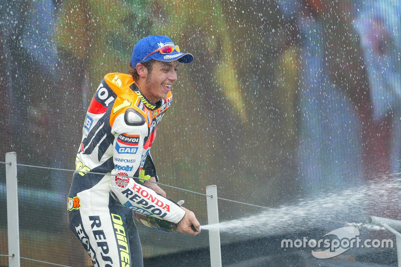 Podium: Race winner Valentino Rossi, Repsol Honda Team