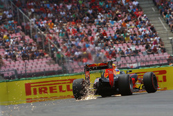Daniel Ricciardo, Red Bull Racing RB12 sends sparks flying