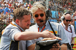 Paul Hembery, Pirelli Motorsport Director en la parrilla