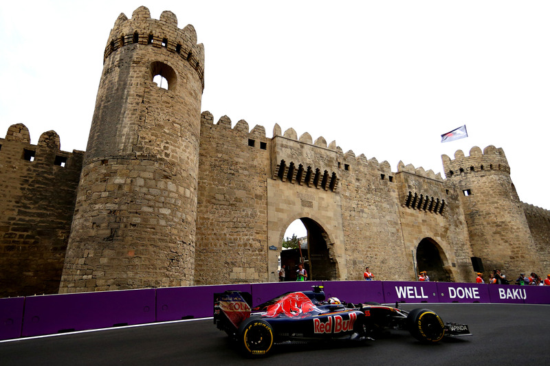 Carlos Sainz Jr., Scuderia Toro Rosso STR11