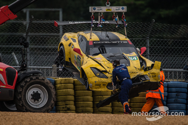 #64 Corvette Racing Chevrolet Corvette C7-R: Oliver Gavin, Tommy Milner, Jordan Taylor after a heavy