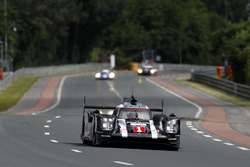#1 Porsche Team Porsche 919 Hybrid: Timo Bernhard, Mark Webber, Brendon Hartley
