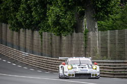 #92 Porsche Motorsport Porsche 911 RSR: Earl Bamber, Frédéric Makowiecki, Jörg Bergmeister