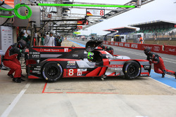 #8 Audi Sport Team Joest Audi R18 e-tron quattro: Lucas di Grassi, Loic Duval, Oliver Jarvis