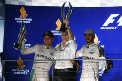 Race winner Nico Rosberg, Mercedes AMG F1 (Left) with third placed team mate Lewis Hamilton, Mercedes AMG F1 (Right) on the podium