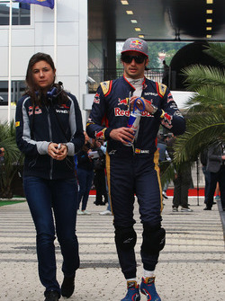 Carlos Sainz Jr., Scuderia Toro Rosso met Tabatha Valles, Scuderia Toro Rosso Press Officer