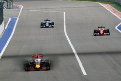 Daniel Ricciardo, Red Bull Racing RB12 running the Aero Screen