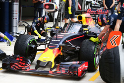 Red Bull Racing RB12 with the Aero Screen