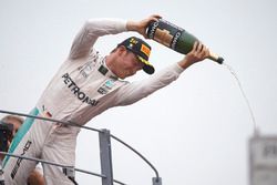 Race winner Nico Rosberg, Mercedes AMG F1 celebrates on the podium