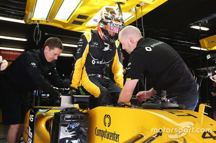 Esteban Ocon, Renault Sport F1 Team, durante la PL1 del GP de España