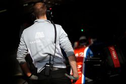 Manor Racing garage atmosfer