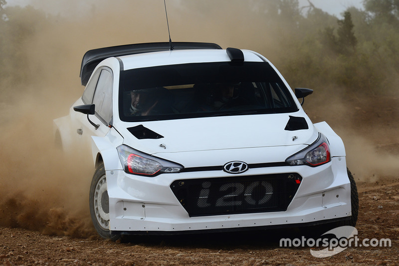 Hyundai i20 WRC 2017 testi