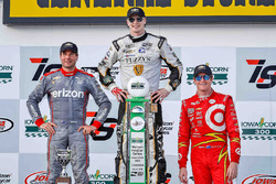 Podium: race winner Josef Newgarden, Ed Carpenter Racing Chevrolet, second place Will Power, Team Penske Chevrolet, third place Scott Dixon, Chip Ganassi Racing Chevrolet
