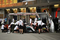 Lewis Hamilton, Mercedes-AMG F1 W09 EQ Power+, pit stop