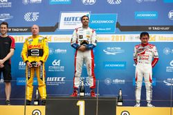 Podium: Race winner Mehdi Bennani, Sébastien Loeb Racing, Citroën C-Elysée WTCC, second place Tom Co