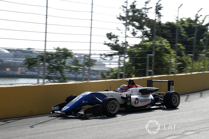 Sacha Fenestraz, Vaillante-Carlin